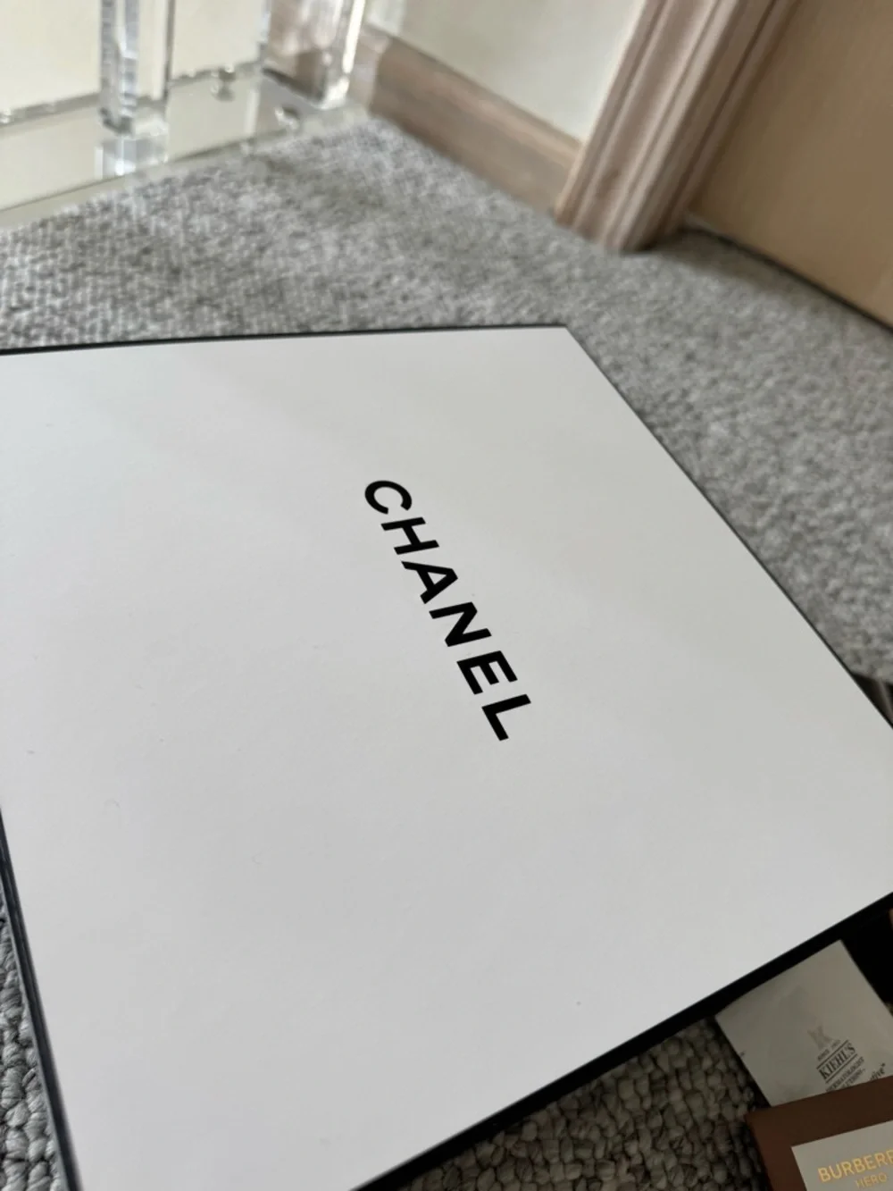 NEW! CHANEL Empty GIFT BOX 8.5X8.5X4 Chanel Cosmetic Sample Pillow Pack, Ribbon